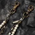 White_Pearl_Waist_Chain_Jeans_Accessory_gallery_03.webp